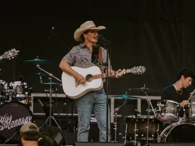 Country Singer at Three Rivers